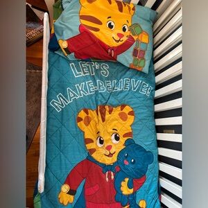 Daniel Tiger Toddler Bedding Set